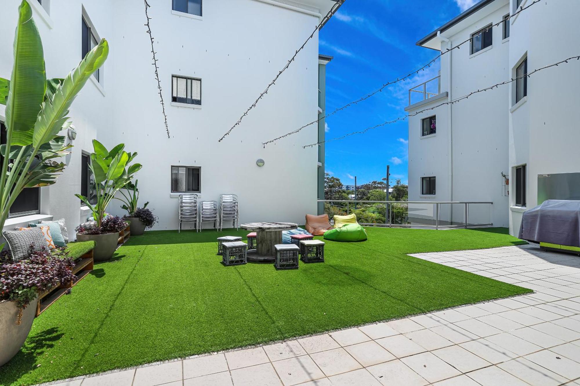 La Vida On Anzac Aparthotel Redcliffe Exterior foto