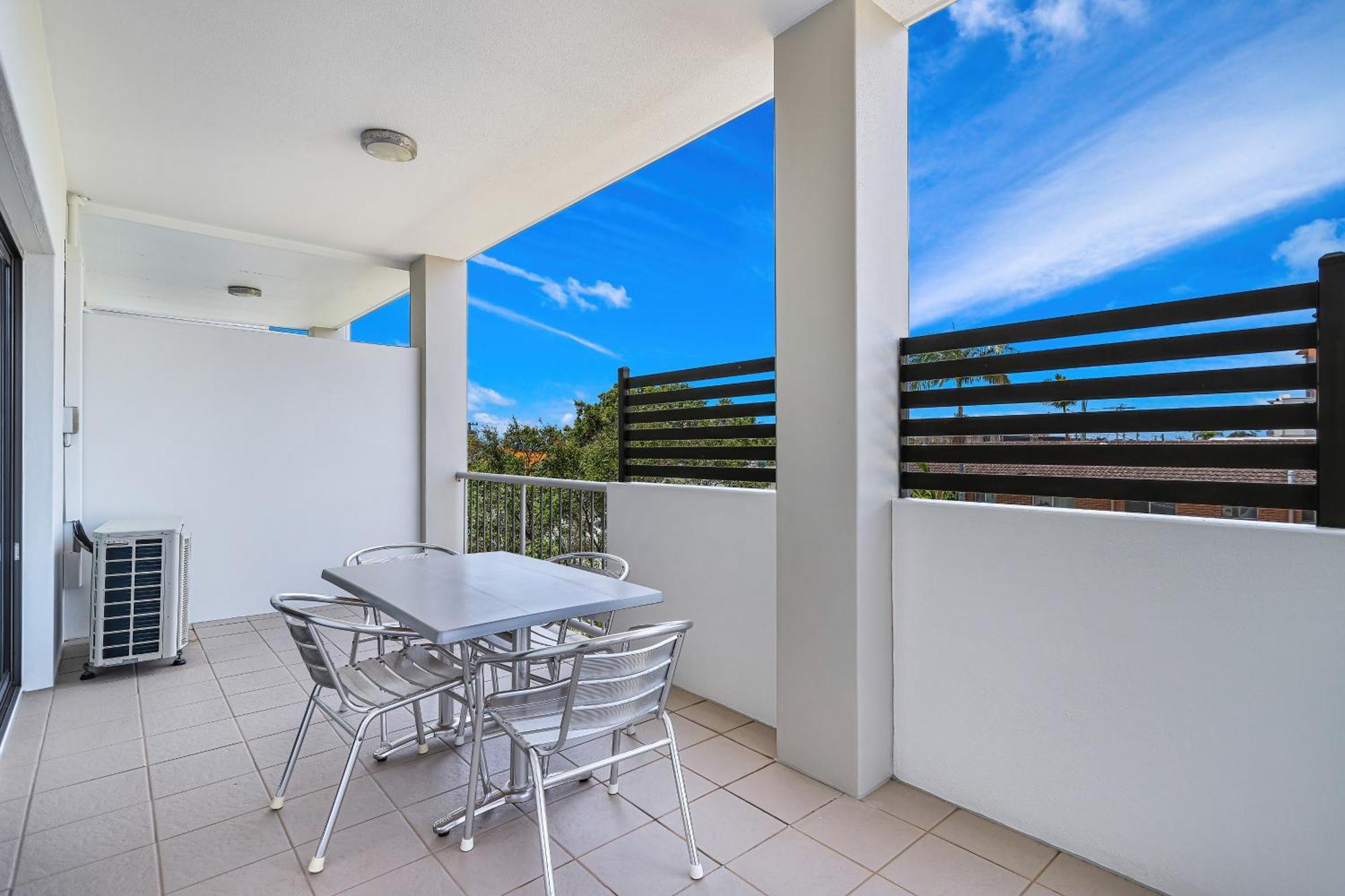 La Vida On Anzac Aparthotel Redcliffe Exterior foto