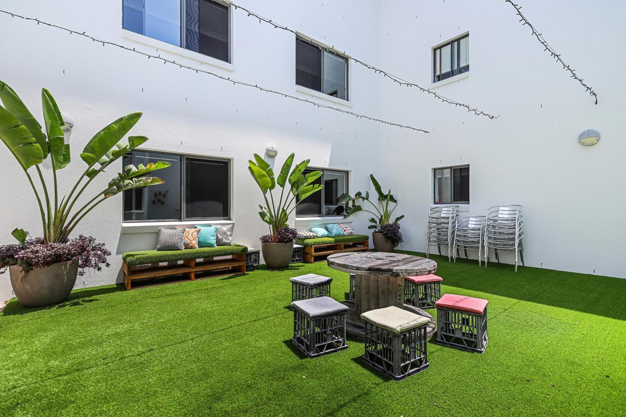 La Vida On Anzac Aparthotel Redcliffe Exterior foto