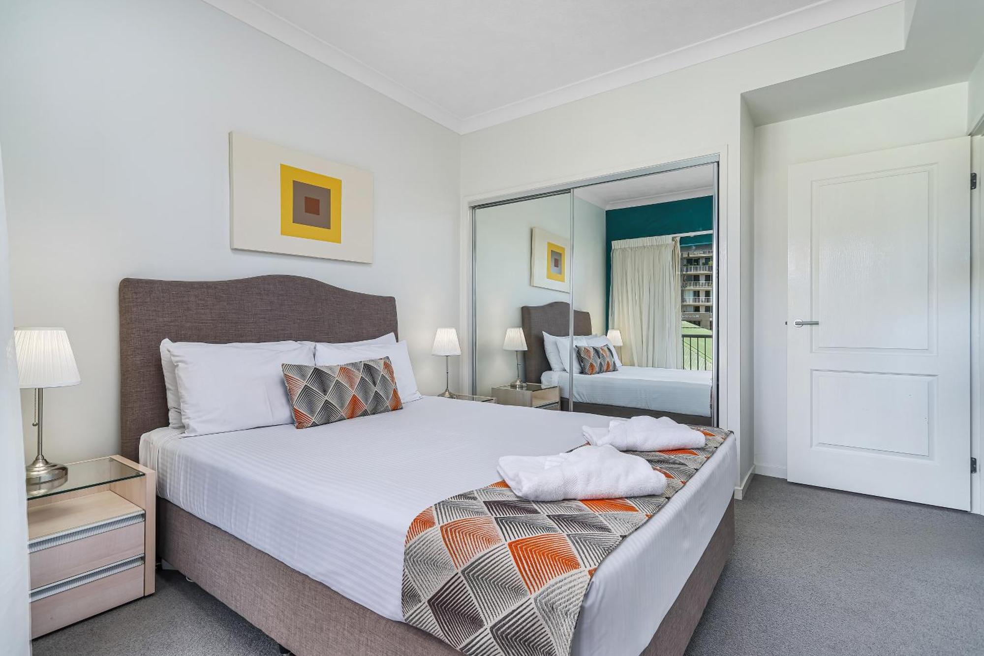 La Vida On Anzac Aparthotel Redcliffe Exterior foto