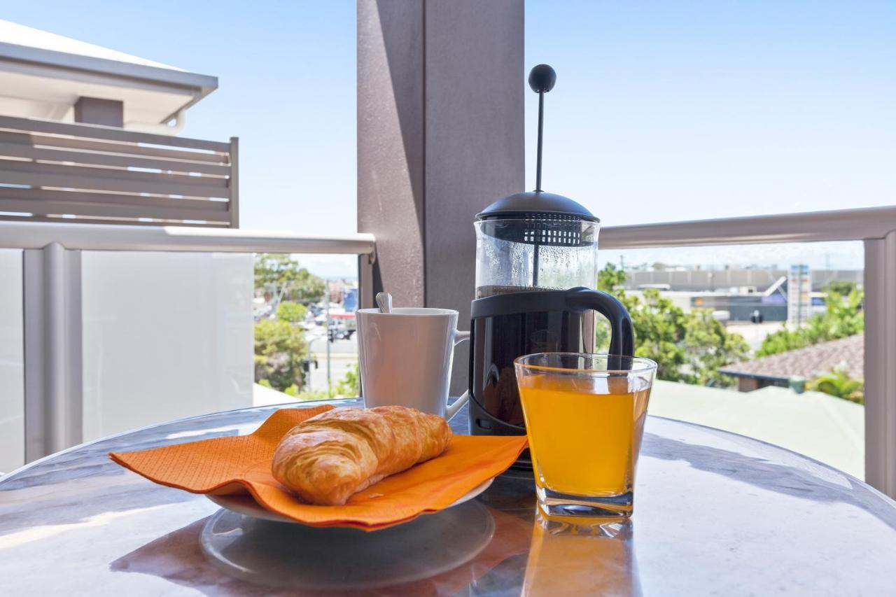 La Vida On Anzac Aparthotel Redcliffe Exterior foto