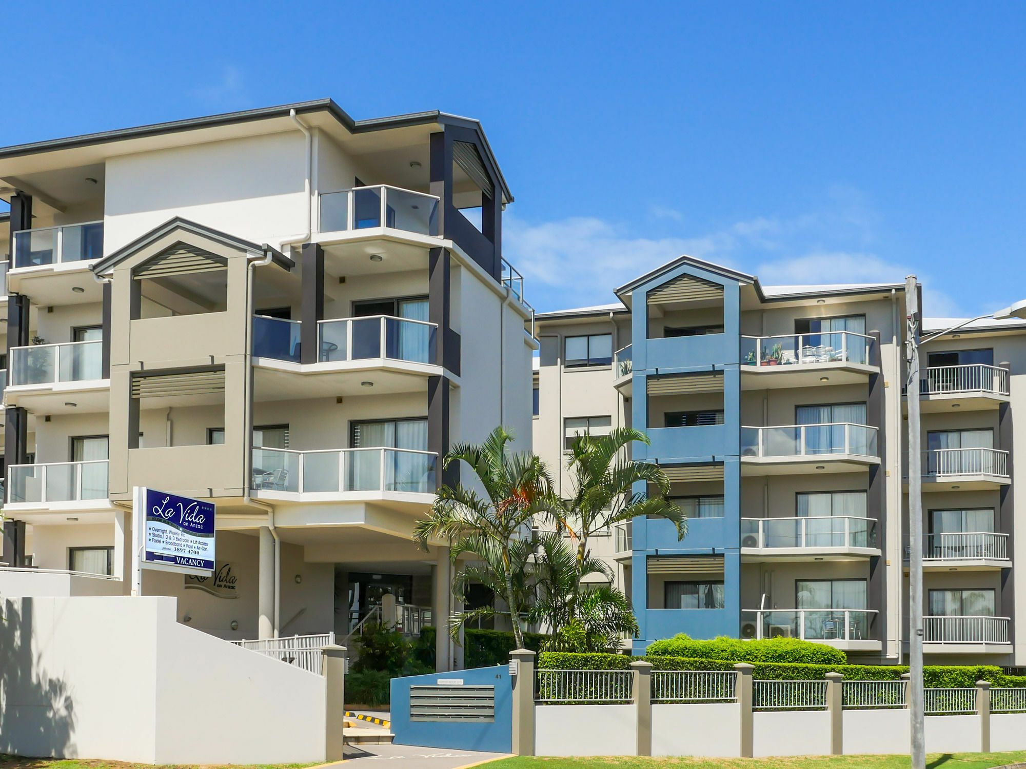 La Vida On Anzac Aparthotel Redcliffe Exterior foto